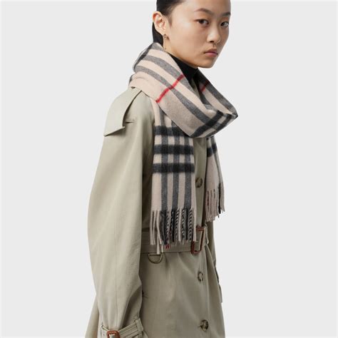 the classic cashmere scarf in check burberry|Burberry cashmere check scarf price.